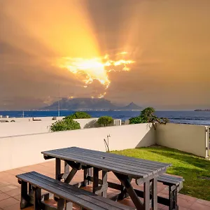 Apartment Beachfront, Bloubergstrand